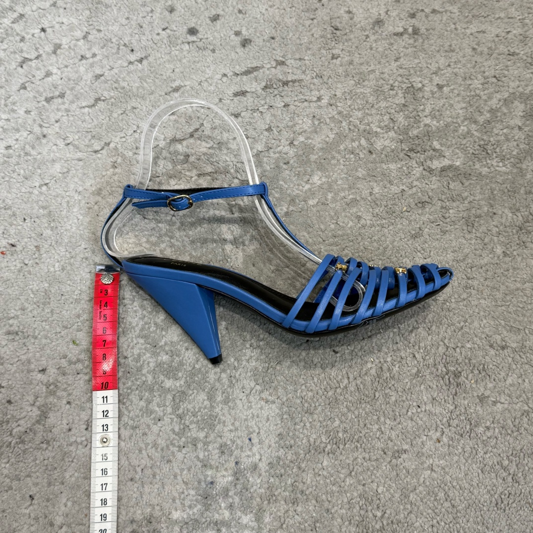 G339顶级品质Celine赛琳· 26ss·CAGE 凯旋门夹脚沙滩罗马平底凉鞋CELINE CAGE