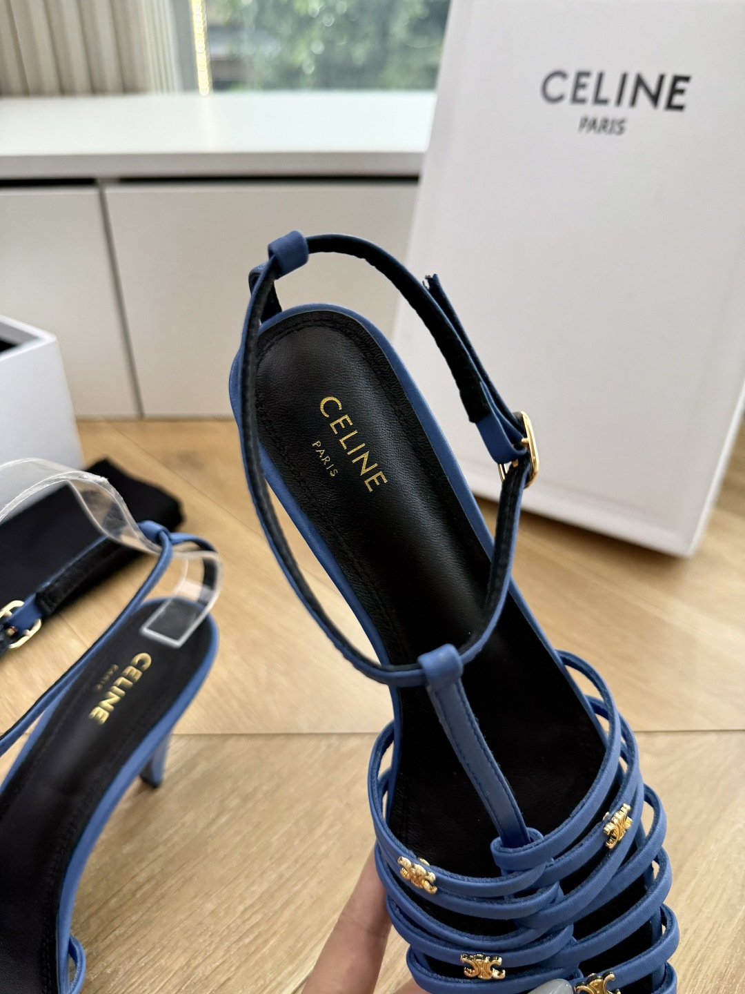 G339顶级品质Celine赛琳· 26ss·CAGE 凯旋门夹脚沙滩罗马平底凉鞋CELINE CAGE
