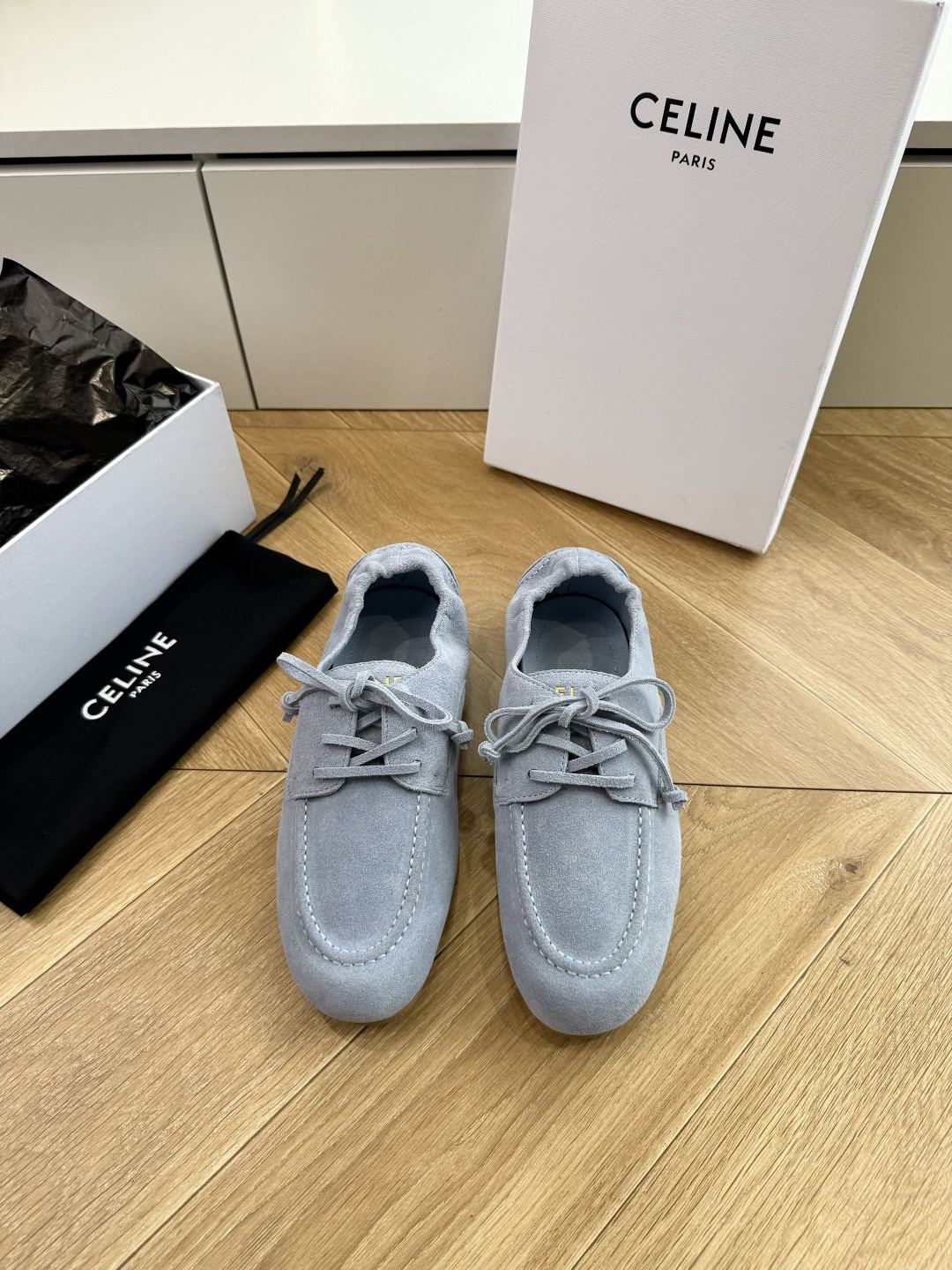 G178-1😀Celin*·26s 春夏新款 极简设计反绒面乐福鞋极简的设计语言让鞋面回归到一张纯粹的画
