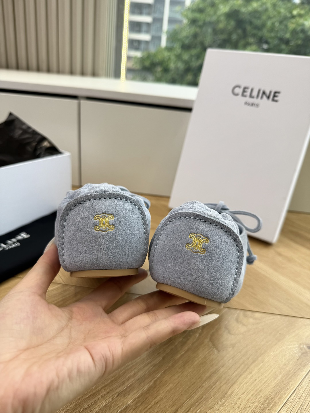 G178-1😀Celin*·26s 春夏新款 极简设计反绒面乐福鞋极简的设计语言让鞋面回归到一张纯粹的画