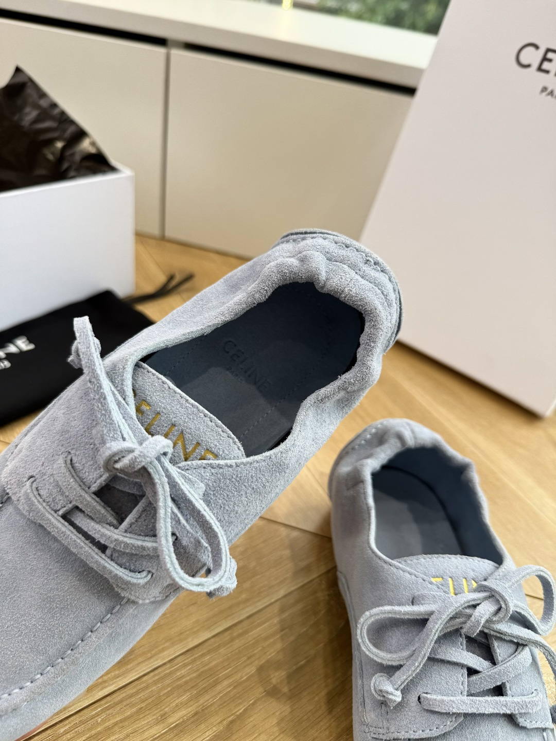 G178-1😀Celin*·26s 春夏新款 极简设计反绒面乐福鞋极简的设计语言让鞋面回归到一张纯粹的画