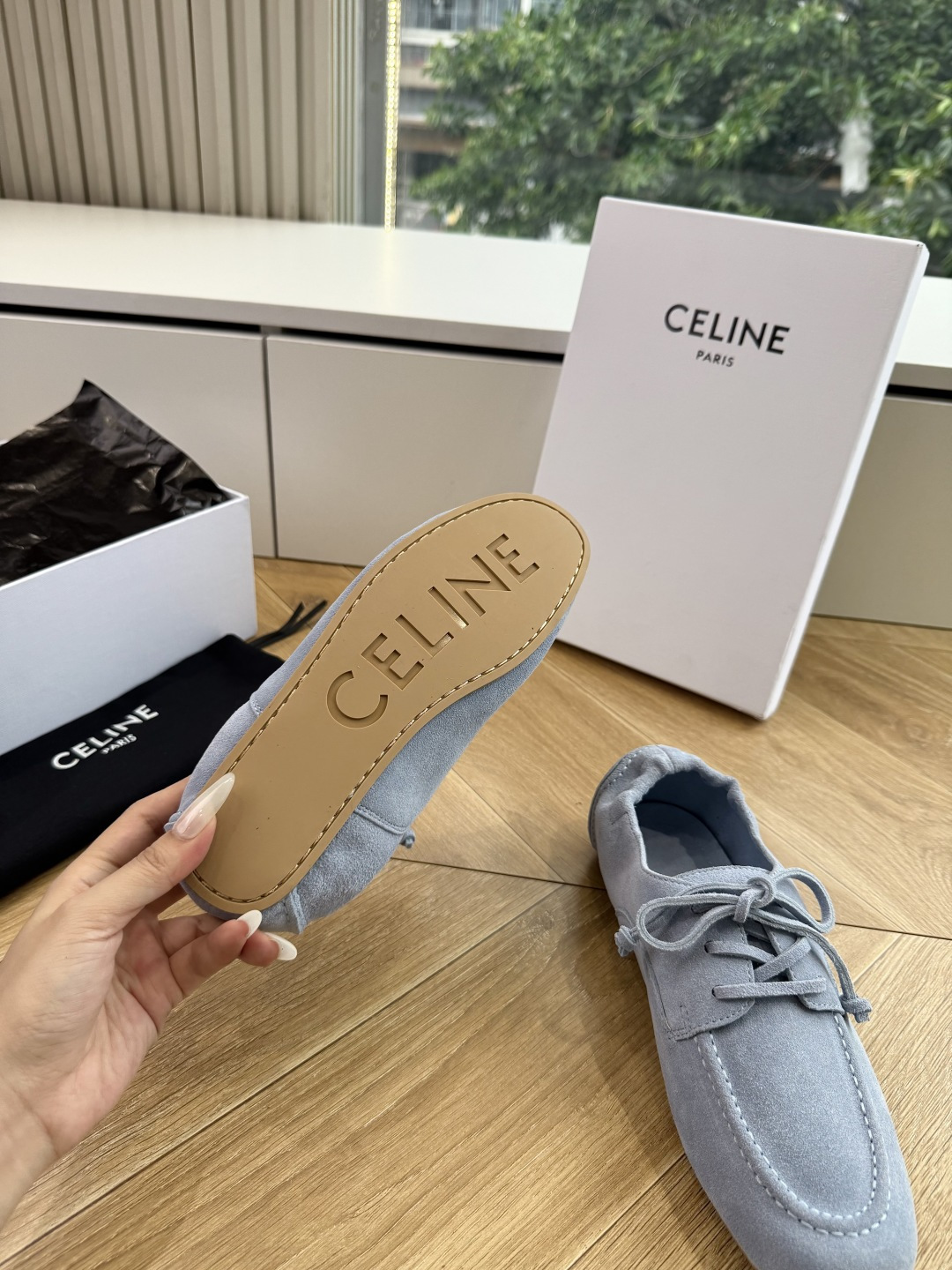 G178-1😀Celin*·26s 春夏新款 极简设计反绒面乐福鞋极简的设计语言让鞋面回归到一张纯粹的画