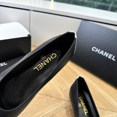 G988😀CHANEL* 香奈儿小香2026专柜同步新款高跟鞋单鞋极简设计 超好搭配的日常款、无论高度 G988😀CHANEL* 香奈儿小香2026专柜同步新款高跟鞋单鞋极简设计 超好搭配的日常款、无论高度