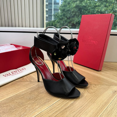 G289VALENTINO华伦天奴经典凉鞋单鞋春夏VLOGO SIGNATURE鞋型线条流畅.版型超赞上 G289VALENTINO华伦天奴经典凉鞋单鞋春夏VLOGO SIGNATURE鞋型线条流畅.版型超赞上