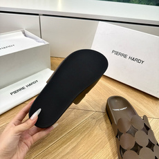 G009顶级品质Pierre hardy26ss 居家休闲 网红同款镂空沙滩平底百搭拖鞋春夏值得入手的简 G009顶级品质Pierre hardy26ss 居家休闲 网红同款镂空沙滩平底百搭拖鞋春夏值得入手的简