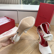 G289VALENTINO华伦天奴经典凉鞋单鞋春夏VLOGO SIGNATURE鞋型线条流畅.版型超赞上 G289VALENTINO华伦天奴经典凉鞋单鞋春夏VLOGO SIGNATURE鞋型线条流畅.版型超赞上