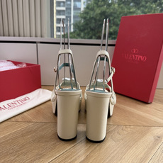 G289VALENTINO华伦天奴经典凉鞋单鞋春夏VLOGO SIGNATURE鞋型线条流畅.版型超赞上 G289VALENTINO华伦天奴经典凉鞋单鞋春夏VLOGO SIGNATURE鞋型线条流畅.版型超赞上