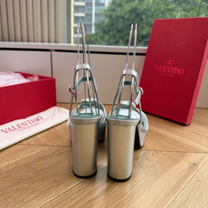 G289VALENTINO华伦天奴经典凉鞋单鞋春夏VLOGO SIGNATURE鞋型线条流畅.版型超赞上 G289VALENTINO华伦天奴经典凉鞋单鞋春夏VLOGO SIGNATURE鞋型线条流畅.版型超赞上
