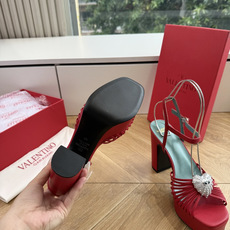 G289VALENTINO华伦天奴经典凉鞋单鞋春夏VLOGO SIGNATURE鞋型线条流畅.版型超赞上 G289VALENTINO华伦天奴经典凉鞋单鞋春夏VLOGO SIGNATURE鞋型线条流畅.版型超赞上