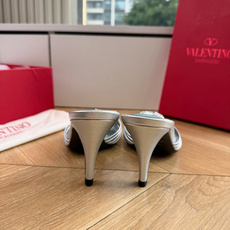 G289VALENTINO华伦天奴经典凉鞋单鞋春夏VLOGO SIGNATURE鞋型线条流畅.版型超赞上 G289VALENTINO华伦天奴经典凉鞋单鞋春夏VLOGO SIGNATURE鞋型线条流畅.版型超赞上