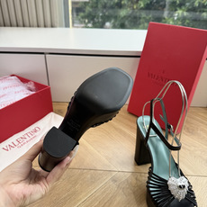 G289VALENTINO华伦天奴经典凉鞋单鞋春夏VLOGO SIGNATURE鞋型线条流畅.版型超赞上 G289VALENTINO华伦天奴经典凉鞋单鞋春夏VLOGO SIGNATURE鞋型线条流畅.版型超赞上