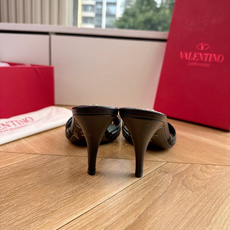 G289VALENTINO华伦天奴经典凉鞋单鞋春夏VLOGO SIGNATURE鞋型线条流畅.版型超赞上 G289VALENTINO华伦天奴经典凉鞋单鞋春夏VLOGO SIGNATURE鞋型线条流畅.版型超赞上