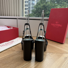 G289VALENTINO华伦天奴经典凉鞋单鞋春夏VLOGO SIGNATURE鞋型线条流畅.版型超赞上 G289VALENTINO华伦天奴经典凉鞋单鞋春夏VLOGO SIGNATURE鞋型线条流畅.版型超赞上
