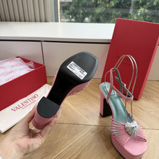 G289VALENTINO华伦天奴经典凉鞋单鞋春夏VLOGO SIGNATURE鞋型线条流畅.版型超赞上 G289VALENTINO华伦天奴经典凉鞋单鞋春夏VLOGO SIGNATURE鞋型线条流畅.版型超赞上