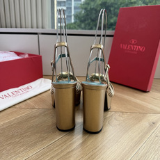 G289VALENTINO华伦天奴经典凉鞋单鞋春夏VLOGO SIGNATURE鞋型线条流畅.版型超赞上 G289VALENTINO华伦天奴经典凉鞋单鞋春夏VLOGO SIGNATURE鞋型线条流畅.版型超赞上