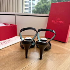 G289VALENTINO华伦天奴经典凉鞋单鞋春夏VLOGO SIGNATURE鞋型线条流畅.版型超赞上 G289VALENTINO华伦天奴经典凉鞋单鞋春夏VLOGO SIGNATURE鞋型线条流畅.版型超赞上