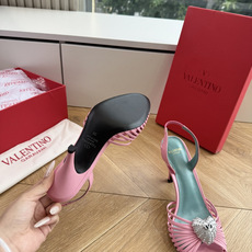G289VALENTINO华伦天奴经典凉鞋单鞋春夏VLOGO SIGNATURE鞋型线条流畅.版型超赞上 G289VALENTINO华伦天奴经典凉鞋单鞋春夏VLOGO SIGNATURE鞋型线条流畅.版型超赞上