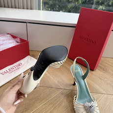 G289VALENTINO华伦天奴经典凉鞋单鞋春夏VLOGO SIGNATURE鞋型线条流畅.版型超赞上 G289VALENTINO华伦天奴经典凉鞋单鞋春夏VLOGO SIGNATURE鞋型线条流畅.版型超赞上