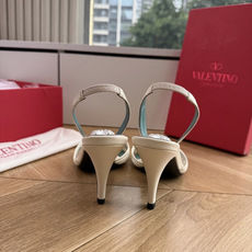 G289VALENTINO华伦天奴经典凉鞋单鞋春夏VLOGO SIGNATURE鞋型线条流畅.版型超赞上 G289VALENTINO华伦天奴经典凉鞋单鞋春夏VLOGO SIGNATURE鞋型线条流畅.版型超赞上