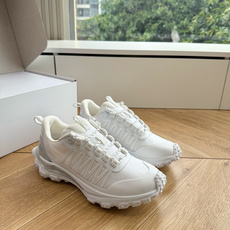 G879顶级品质alo夏季新款德训运动鞋半拖设计上延续了德训鞋的经典线条,做了无后跟半拖的懒人改良,鞋身 G879顶级品质alo夏季新款德训运动鞋半拖设计上延续了德训鞋的经典线条,做了无后跟半拖的懒人改良,鞋身