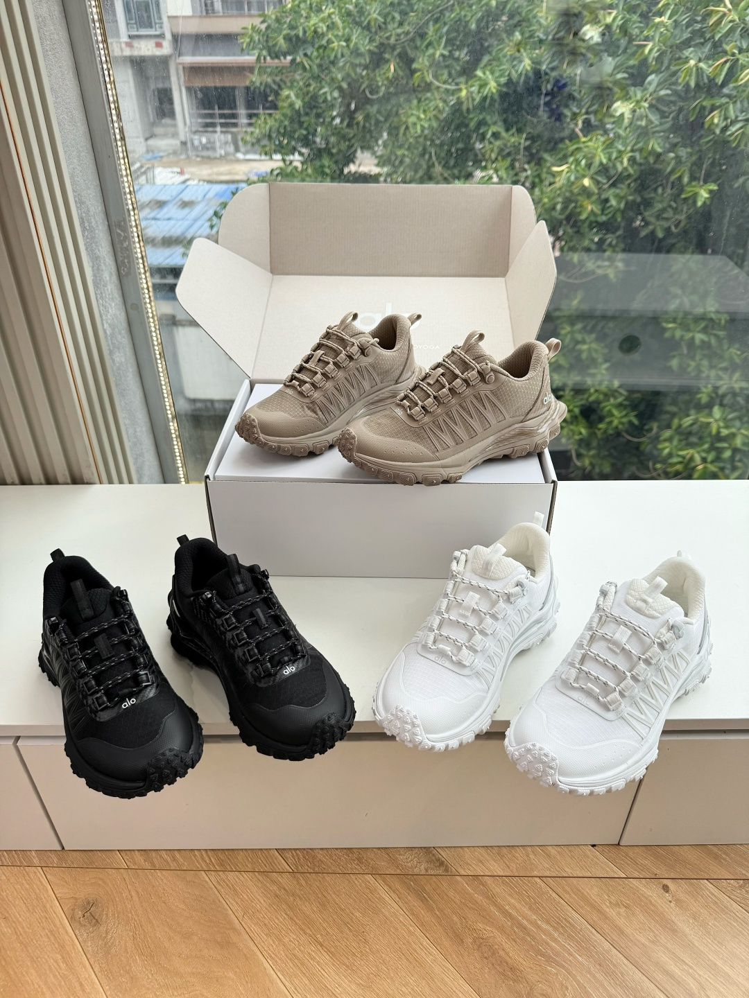 G879顶级品质alo夏季新款德训运动鞋半拖设计上延续了德训鞋的经典线条，做了无后跟半拖的懒人改良，鞋身