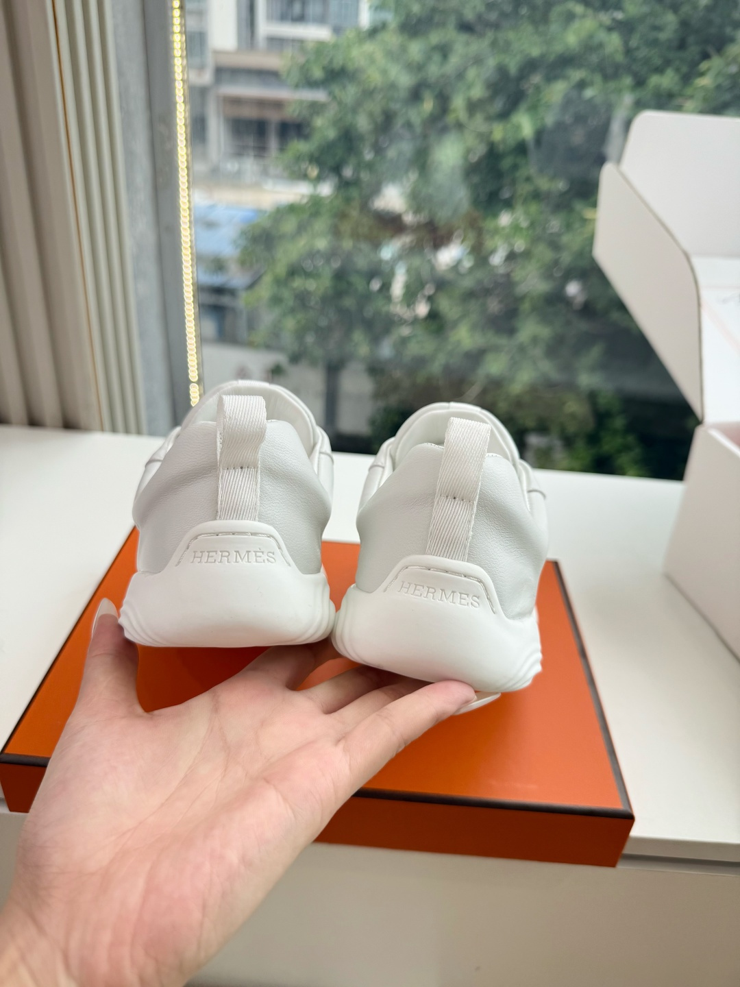 带飞机盒😀G588Hermes爱马仕 H家 Neon系列 情侣款 休闲 运动鞋 小白鞋运动风格山羊皮运动 带飞机盒😀G588Hermes爱马仕 H家 Neon系列 情侣款 休闲 运动鞋 小白鞋运动风格山羊皮运动