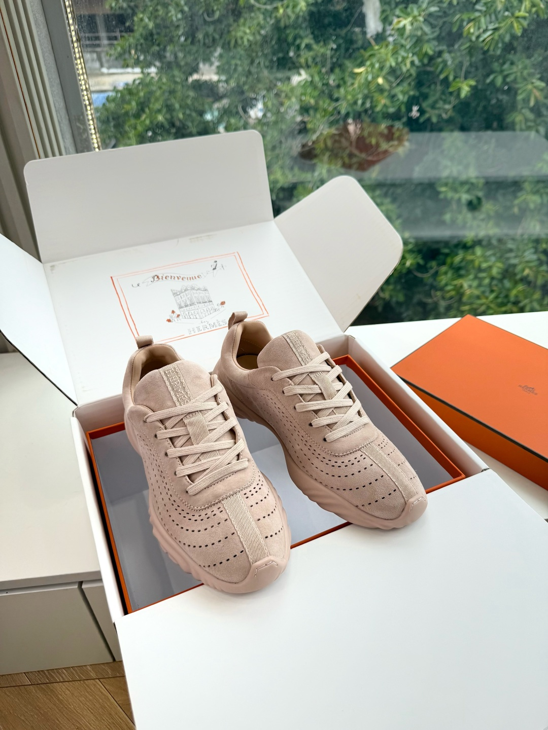 带飞机盒😀G588Hermes爱马仕 H家 Neon系列 情侣款 休闲 运动鞋 小白鞋运动风格山羊皮运动 带飞机盒😀G588Hermes爱马仕 H家 Neon系列 情侣款 休闲 运动鞋 小白鞋运动风格山羊皮运动