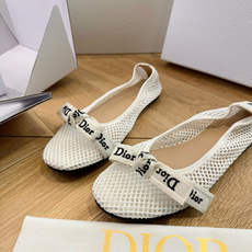 G269顶级品质Dior 迪奥2026一眼就想要夏季网面单鞋简单大方‘低调奢华!配上醒目的Chanris G269顶级品质Dior 迪奥2026一眼就想要夏季网面单鞋简单大方‘低调奢华!配上醒目的Chanris