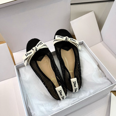 G269顶级品质Dior 迪奥2026一眼就想要夏季网面单鞋简单大方‘低调奢华!配上醒目的Chanris G269顶级品质Dior 迪奥2026一眼就想要夏季网面单鞋简单大方‘低调奢华!配上醒目的Chanris