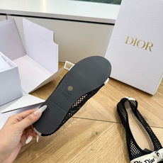 G269顶级品质Dior 迪奥2026一眼就想要夏季网面单鞋简单大方‘低调奢华!配上醒目的Chanris G269顶级品质Dior 迪奥2026一眼就想要夏季网面单鞋简单大方‘低调奢华!配上醒目的Chanris
