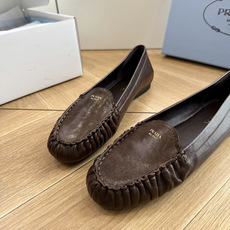G887统一飞机盒顶级品质所见即所得Prada/普拉达26WF早春新品复古三角标褶皱粗跟平底玛丽珍鞋单鞋 G887统一飞机盒顶级品质所见即所得Prada/普拉达26WF早春新品复古三角标褶皱粗跟平底玛丽珍鞋单鞋
