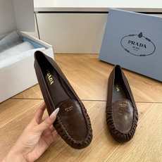 G887统一飞机盒顶级品质所见即所得Prada/普拉达26WF早春新品复古三角标褶皱粗跟平底玛丽珍鞋单鞋 G887统一飞机盒顶级品质所见即所得Prada/普拉达26WF早春新品复古三角标褶皱粗跟平底玛丽珍鞋单鞋