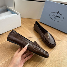 G887统一飞机盒顶级品质所见即所得Prada/普拉达26WF早春新品复古三角标褶皱粗跟平底玛丽珍鞋单鞋 G887统一飞机盒顶级品质所见即所得Prada/普拉达26WF早春新品复古三角标褶皱粗跟平底玛丽珍鞋单鞋