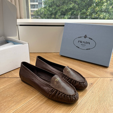 G887统一飞机盒顶级品质所见即所得Prada/普拉达26WF早春新品复古三角标褶皱粗跟平底玛丽珍鞋单鞋 G887统一飞机盒顶级品质所见即所得Prada/普拉达26WF早春新品复古三角标褶皱粗跟平底玛丽珍鞋单鞋
