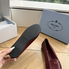 G887统一飞机盒顶级品质所见即所得Prada/普拉达26WF早春新品复古三角标褶皱粗跟平底玛丽珍鞋单鞋 G887统一飞机盒顶级品质所见即所得Prada/普拉达26WF早春新品复古三角标褶皱粗跟平底玛丽珍鞋单鞋