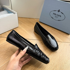 G887统一飞机盒顶级品质所见即所得Prada/普拉达26WF早春新品复古三角标褶皱粗跟平底玛丽珍鞋单鞋 G887统一飞机盒顶级品质所见即所得Prada/普拉达26WF早春新品复古三角标褶皱粗跟平底玛丽珍鞋单鞋