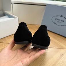 G887统一飞机盒顶级品质所见即所得Prada/普拉达26WF早春新品复古三角标褶皱粗跟平底玛丽珍鞋单鞋 G887统一飞机盒顶级品质所见即所得Prada/普拉达26WF早春新品复古三角标褶皱粗跟平底玛丽珍鞋单鞋