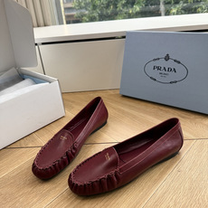 G887统一飞机盒顶级品质所见即所得Prada/普拉达26WF早春新品复古三角标褶皱粗跟平底玛丽珍鞋单鞋 G887统一飞机盒顶级品质所见即所得Prada/普拉达26WF早春新品复古三角标褶皱粗跟平底玛丽珍鞋单鞋