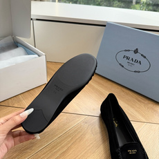 G887统一飞机盒顶级品质所见即所得Prada/普拉达26WF早春新品复古三角标褶皱粗跟平底玛丽珍鞋单鞋 G887统一飞机盒顶级品质所见即所得Prada/普拉达26WF早春新品复古三角标褶皱粗跟平底玛丽珍鞋单鞋