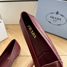 G887统一飞机盒顶级品质所见即所得Prada/普拉达26WF早春新品复古三角标褶皱粗跟平底玛丽珍鞋单鞋 G887统一飞机盒顶级品质所见即所得Prada/普拉达26WF早春新品复古三角标褶皱粗跟平底玛丽珍鞋单鞋