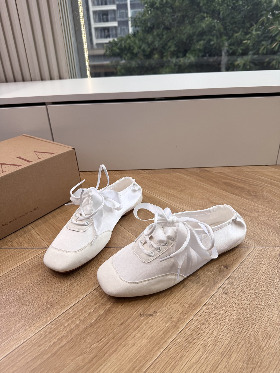 G049 原版开发 2026新款 VIVAIA 春日芭蕾·缎面德训鞋上新把春日的温柔穿在脚上✨缎面光泽+