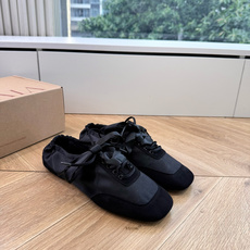 G049 原版开发 2026新款 VIVAIA 春日芭蕾·缎面德训鞋上新把春日的温柔穿在脚上✨缎面光泽+ G049 原版开发 2026新款 VIVAIA 春日芭蕾·缎面德训鞋上新把春日的温柔穿在脚上✨缎面光泽+