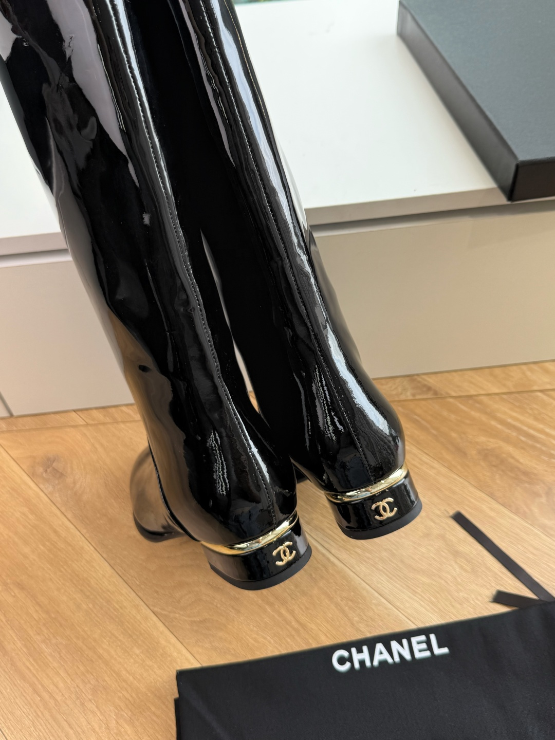 G238😀代购级别CHANEL 香奈儿*小香秋冬新款裤靴骑士靴库靴这款骑士靴真的是帅气时尚的代表，靴筒C