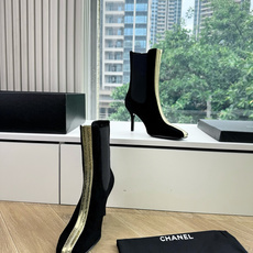 G238级CHANE*2026小香奈儿切尔西短靴妥妥的自留款!!比经典款Slingback舒服太多啦!每 G238级CHANE*2026小香奈儿切尔西短靴妥妥的自留款!!比经典款Slingback舒服太多啦!每
