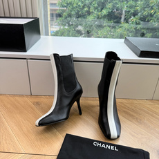 G238级CHANE*2026小香奈儿切尔西短靴妥妥的自留款!!比经典款Slingback舒服太多啦!每 G238级CHANE*2026小香奈儿切尔西短靴妥妥的自留款!!比经典款Slingback舒服太多啦!每