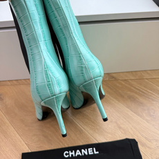 G238级CHANE*2026小香奈儿切尔西短靴妥妥的自留款!!比经典款Slingback舒服太多啦!每 G238级CHANE*2026小香奈儿切尔西短靴妥妥的自留款!!比经典款Slingback舒服太多啦!每