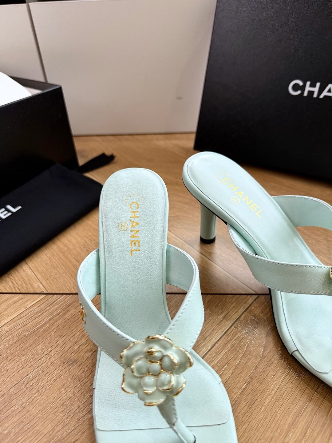 G238😀CHANEL* 香奈儿小香2026专柜同步新款高跟鞋凉鞋极简设计 超好搭配的日常款、无论高度 