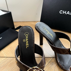 G238😀CHANEL* 香奈儿小香2026专柜同步新款高跟鞋凉鞋极简设计 超好搭配的日常款、无论高度 G238😀CHANEL* 香奈儿小香2026专柜同步新款高跟鞋凉鞋极简设计 超好搭配的日常款、无论高度