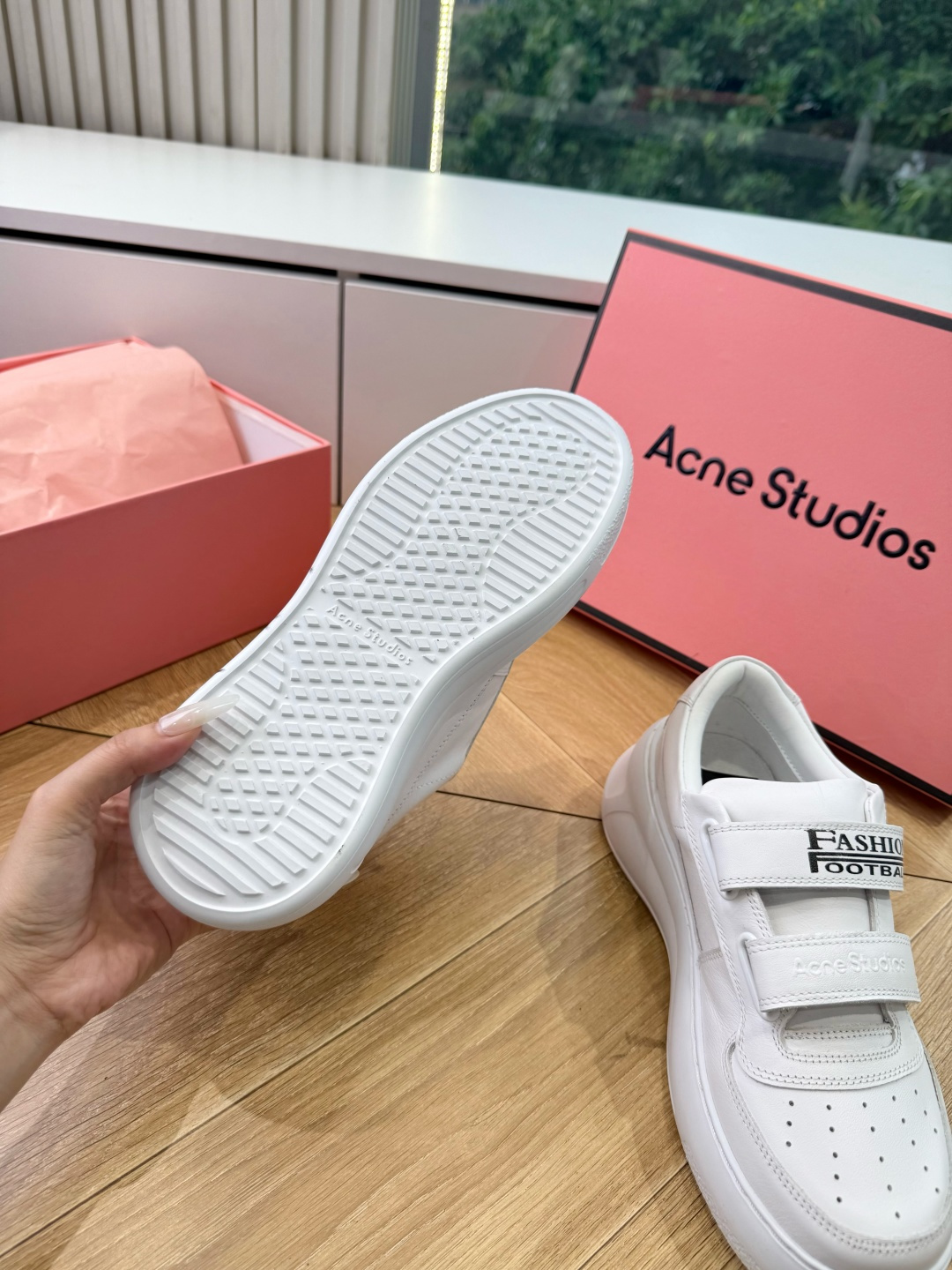 G086代购级别现货供应高版Acne Studios经典魔术贴平底笑脸真皮休闲板鞋运动女鞋小白鞋 面料：牛皮 内里：原版