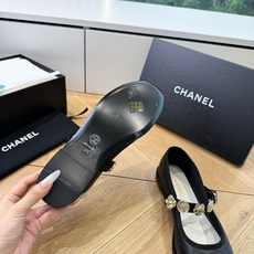 G238😀CHANEL* 香奈儿小香2026专柜同步新款高跟鞋单鞋极简设计 超好搭配的日常款、无论高度 G238😀CHANEL* 香奈儿小香2026专柜同步新款高跟鞋单鞋极简设计 超好搭配的日常款、无论高度